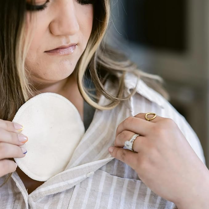 Natural Cotton Washable Nursing Pad, Essential for Newborn Care, Perfect Breast Pads for Leaking Milk, Nipple Pads for Nursing Newborns, Must-Have for Breastfeeding Moms (8 Pads per Package)