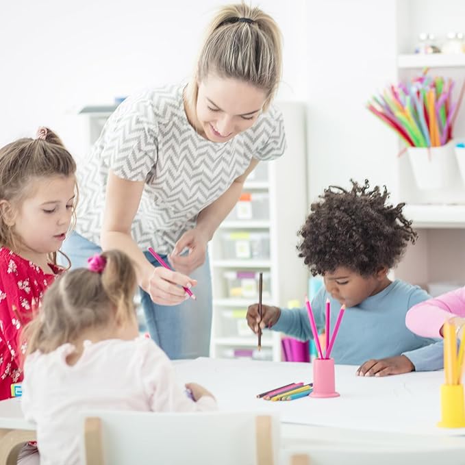 SANYIYIBA 24 Pack Flying Butterfly Craft Kit with 12 Wind Up Butterflies and 12 Color Pens DIY Toys for Kids' Parties School Activities and Parent-Child Fun